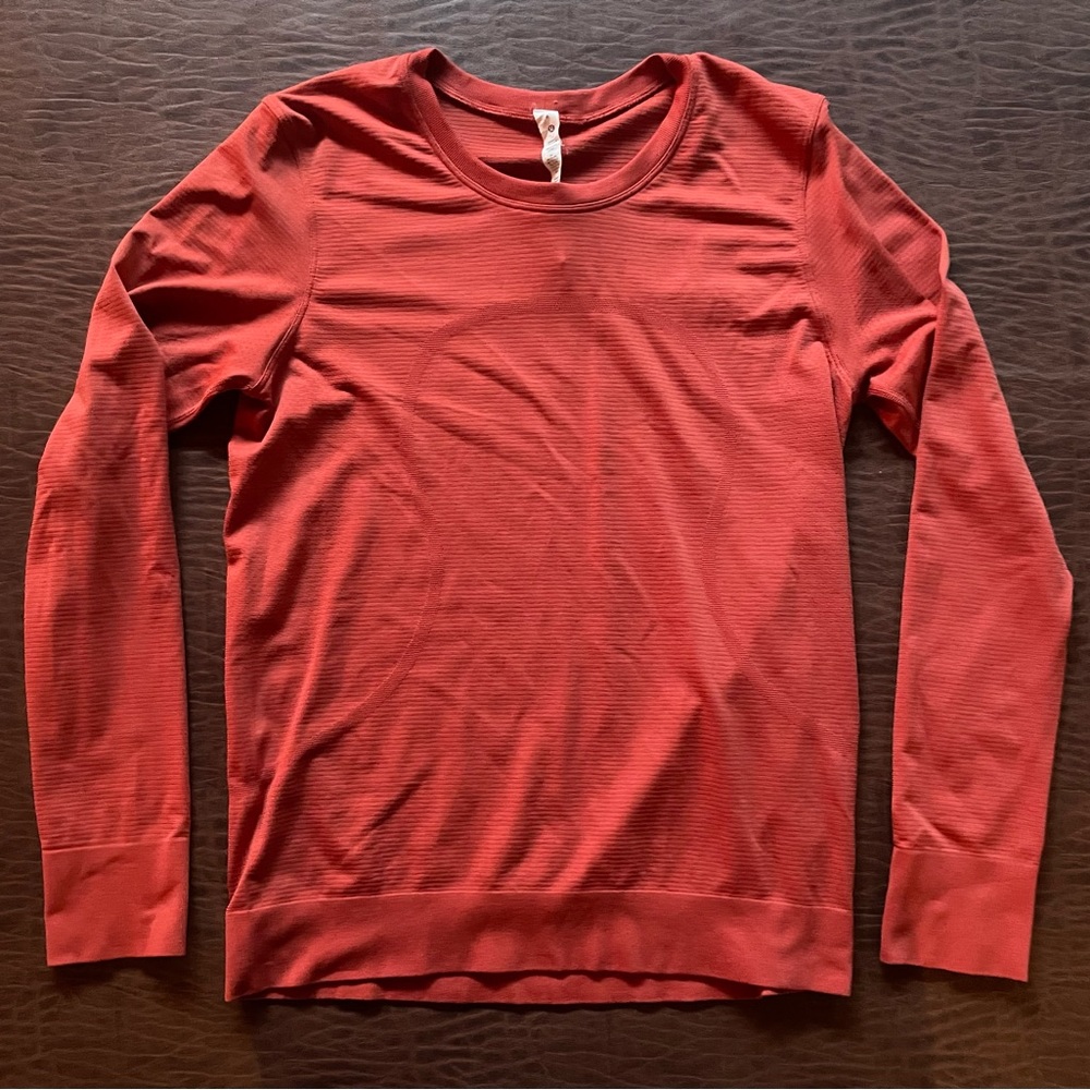lululemon athletica Long Sleeve Tee in Rust Red